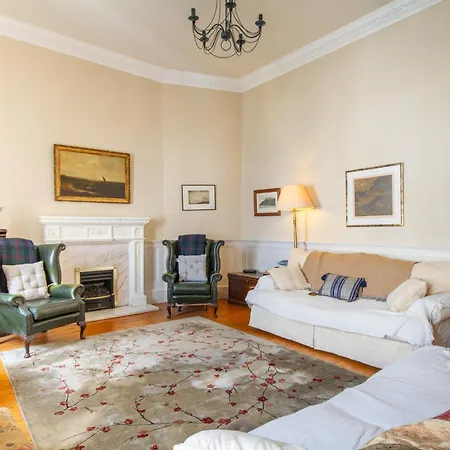 Regal 2bd Georgian Flat In The Heart Of * אדינבורו