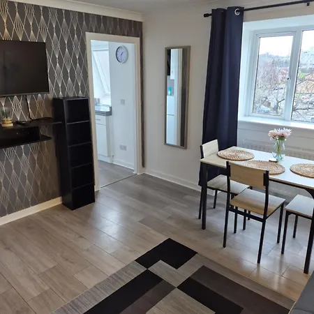 Cozy 2Bdr Apartment Close To Edinburgh City Free Parking Fast Wi-Fi *
