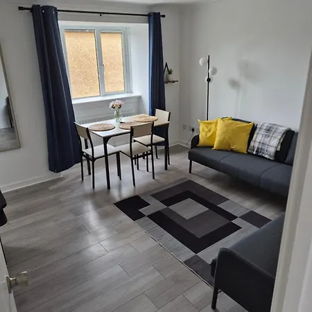 Bright 2 Bedroom Apartment, Close To Uni, Free Parking, Fast Wi-fi شقة إدنبرة