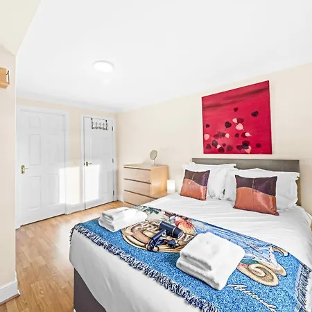 St Clair 2 Bedroom - Leigh, *