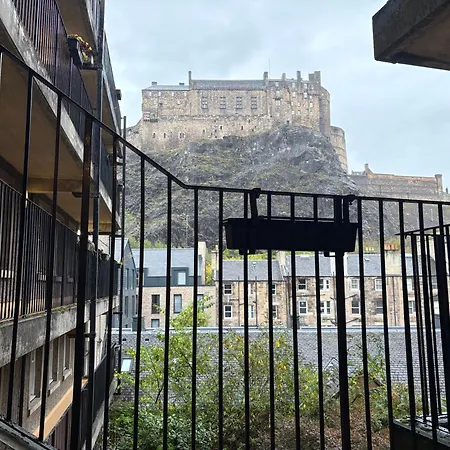 Castle Flat In * Edinburgh