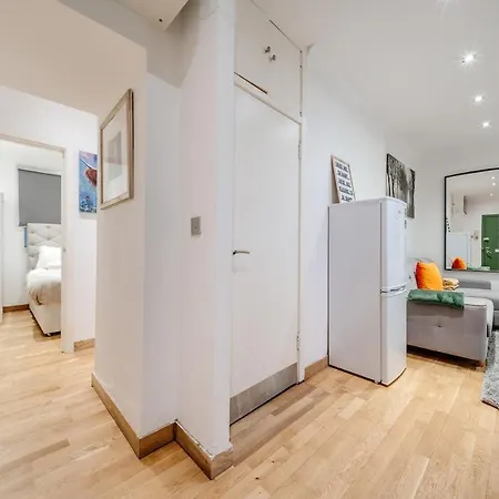 Milton's Place Sleeps 5, 10 Minutes Walk To Royal Mile * Edynburg