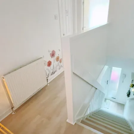 Apartment Holyrood Holidays Edinburgh