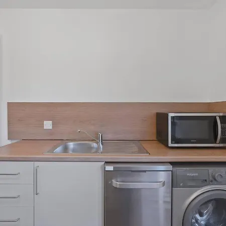 Cozy 2br With Car Parking Appartement *