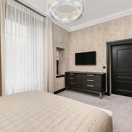 Near Transport - Hot Tub - Fireplace - Sleeps 2 Apartman Edinburgh