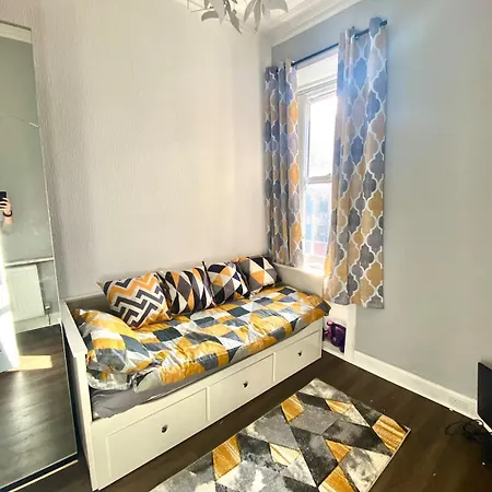 شقة Two-bedroom Retreat Close To Sites