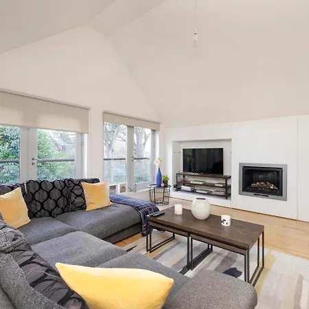 Apartment Chic 3-bedroom 2-storey House Near Centre With Free Parking Edinburgh