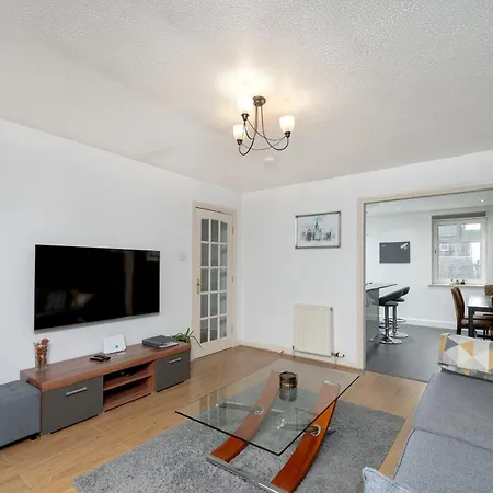 Appartement Stylish 2-bed Flat With Balcony Near Haymarket - Pass The Keys *