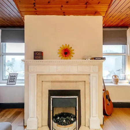 Percys Place Sleep 11, 15 Minute To Centre Free Parking דירה