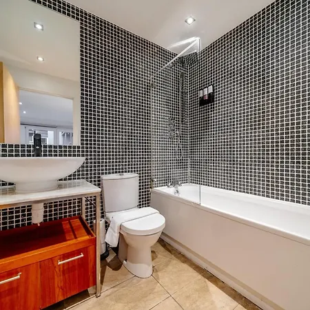 Albions Corner 5 Guests 5 Beds Free Parking