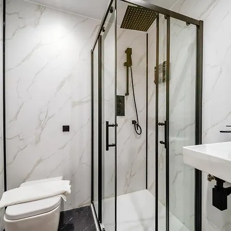 Bottom Of Royal Mile 7 Beds Sleeps 8 3 Bthrooms Lejlighed Edinburgh