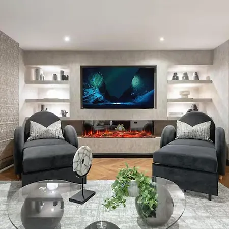 Near Transport - Fireplace - Wifi - Sleeps 2 דירה