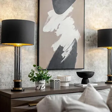 Near Transport - Hot Tub - Fireplace - Sleeps 2 * אדינבורו