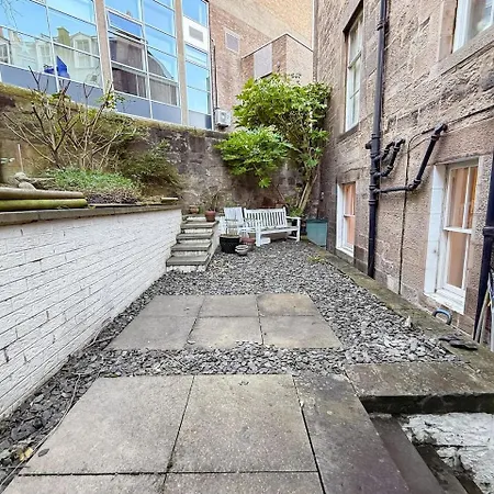 Blantyre Cosy Hideaway Apartment Edinburgh