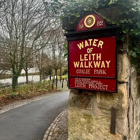 Cozy Flat On The Water Of Leith *