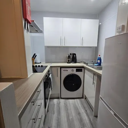 Apartment Comfy Semi-central Near Entertainment Park *