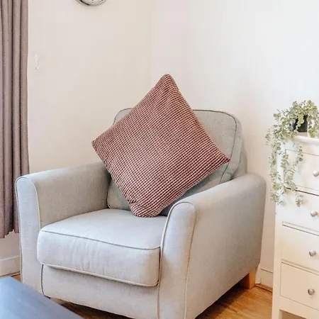 Elliot's Place Free Parking Sleep 4 Cosy דירה אדינבורו