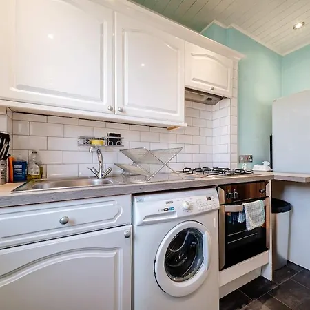 Bright Sleep 4 15 Minute Centre Free Parking Neaby