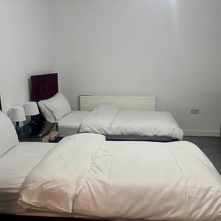 Apartment Cozy Dudley City Studio With 2 Single Beds *