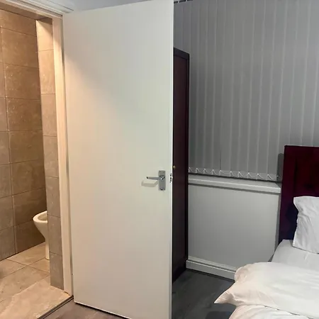 Apartmán Cozy With 2 Single Beds Dudley