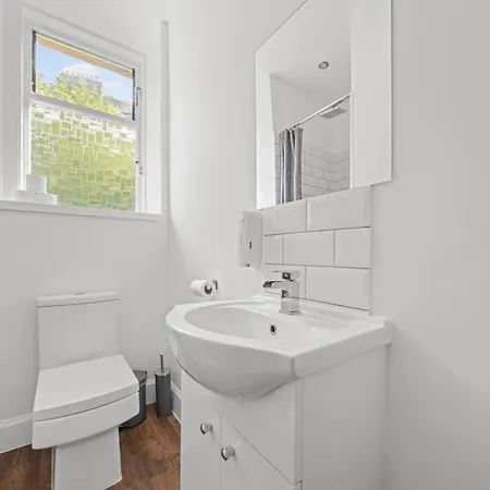 Modern Holyrood 1 Bedroom -