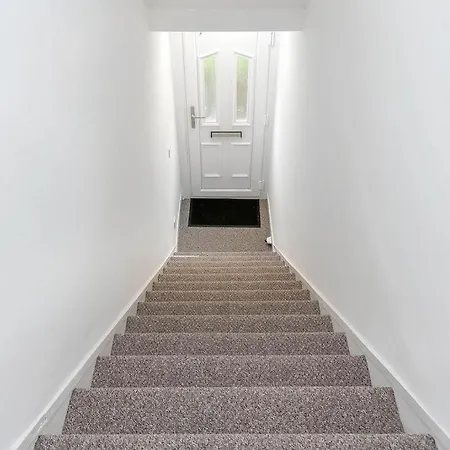 Fraser Apartment- 2 Bedrooms Inverleith, דירה *