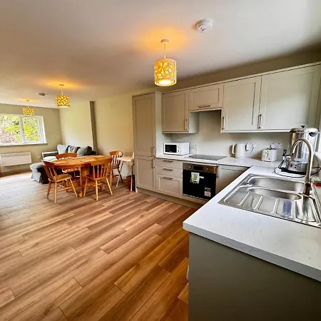 Modern, Cosy 2b In Edin, Family Friendly Apartment Edinburgh