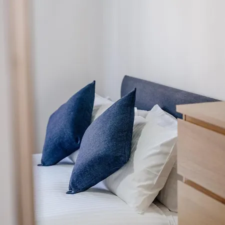 Elliot's Place Free Parking Sleep 4 Cosy דירה