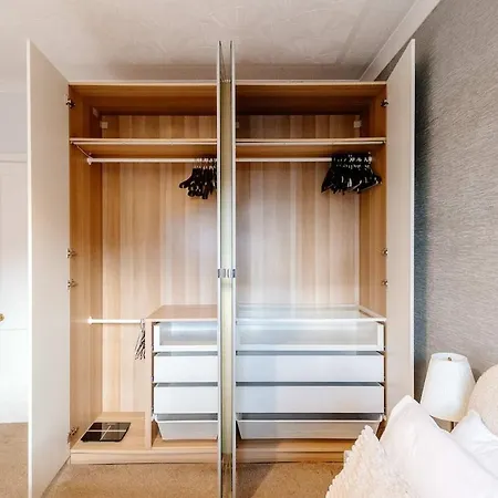 Bright Sleep 4 15 Minute Centre Free Parking Neaby דירה *
