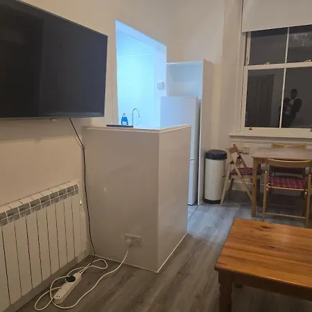 Comfy Semi-central Near Entertainment Park Edinburg