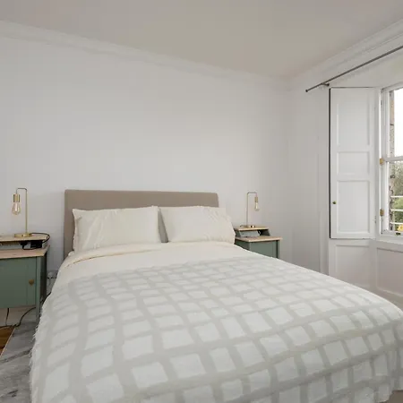 Elegant 2-bedroom In New Town Near Princes Street * Edinburgh