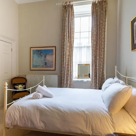 Regal 2bd Georgian Flat In The Heart Of