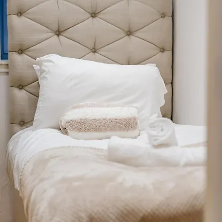 Milton's Place Sleeps 5, 10 Minutes Walk To Royal Mile אדינבורו