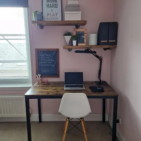 Apartamento Spacious, Sunny Leith Edimburgo