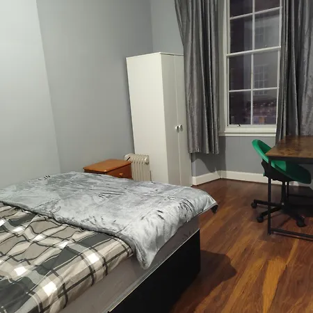 Old Town Apartment *