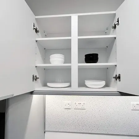 Edinburgh Shore Apartment דירה *