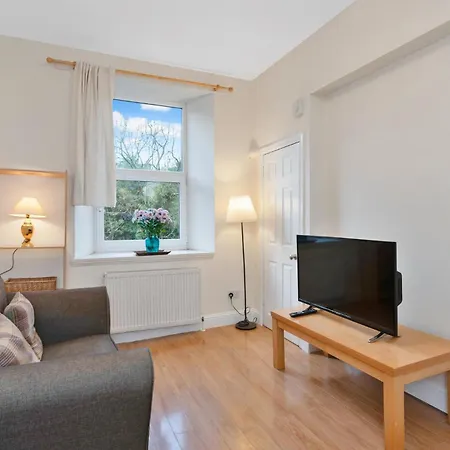 דירה Charming View With Modern Comforts אדינבורו