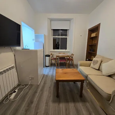 Comfy Semi-central Near Entertainment Park דירה *