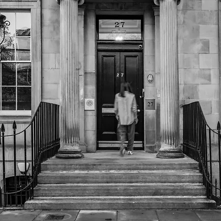 Dragon Luxury At Rutland Square אדינבורו