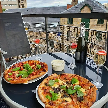 דירה Spacious, Sunny Leith אדינבורו