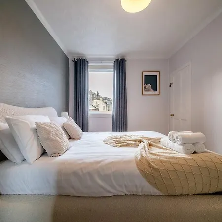 Bright Sleep 4 15 Minute Centre Free Parking Neaby דירה