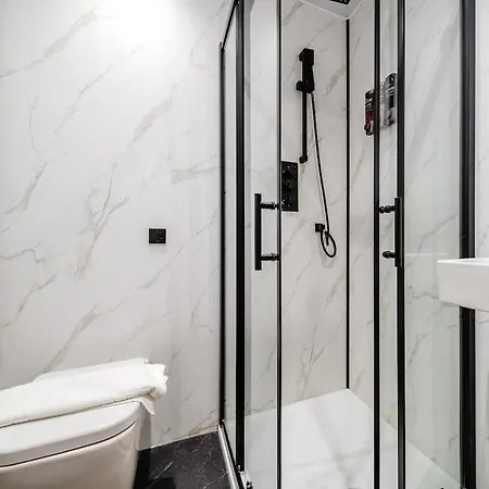 Bottom Of Royal Mile 7 Beds Sleeps 8 3 Bthrooms Lejlighed Edinburgh