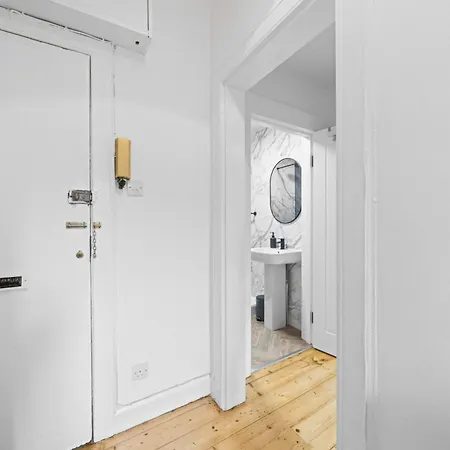 City-close 1-bedroom -