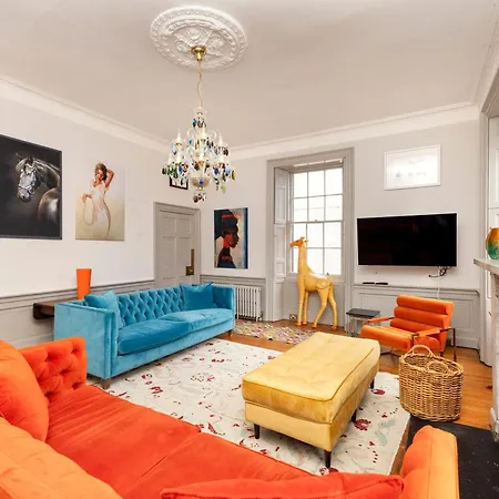 Luxury Family Flat In New Town