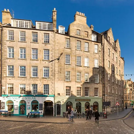 Grassmarket Modern Two Bedroom Edinburgh