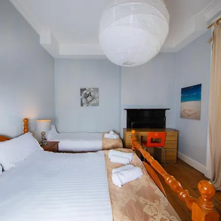 Cosy And Comfortable By Meadows Apartman *