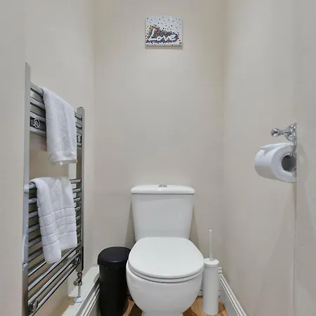 Charming View With Modern Comforts * Edinburgh