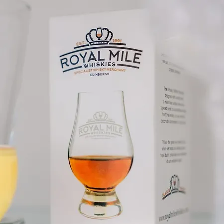 Bright Sleep 4 15 Minute Centre Free Parking Neaby דירה *