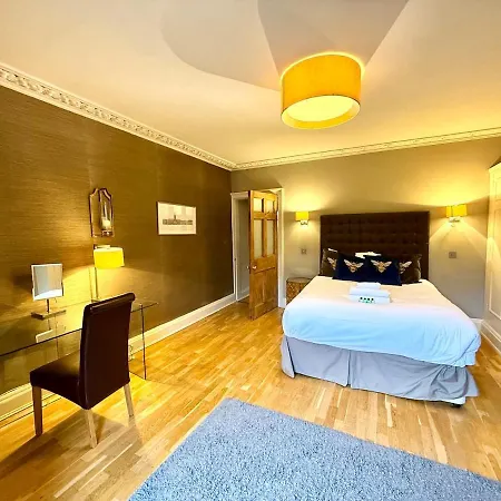 Cozy 1 Bed Garden Flat In The New Town Centre 에든버러