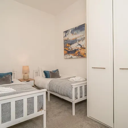 Georgian Elegance With Patio Garden West End - Pass The Keys *